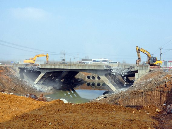 公路橋梁拆除